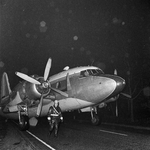 125769 Afbeelding van het nachtelijke transport over de Amersfoortseweg te Soesterberg van een vliegtuig van Channel ...